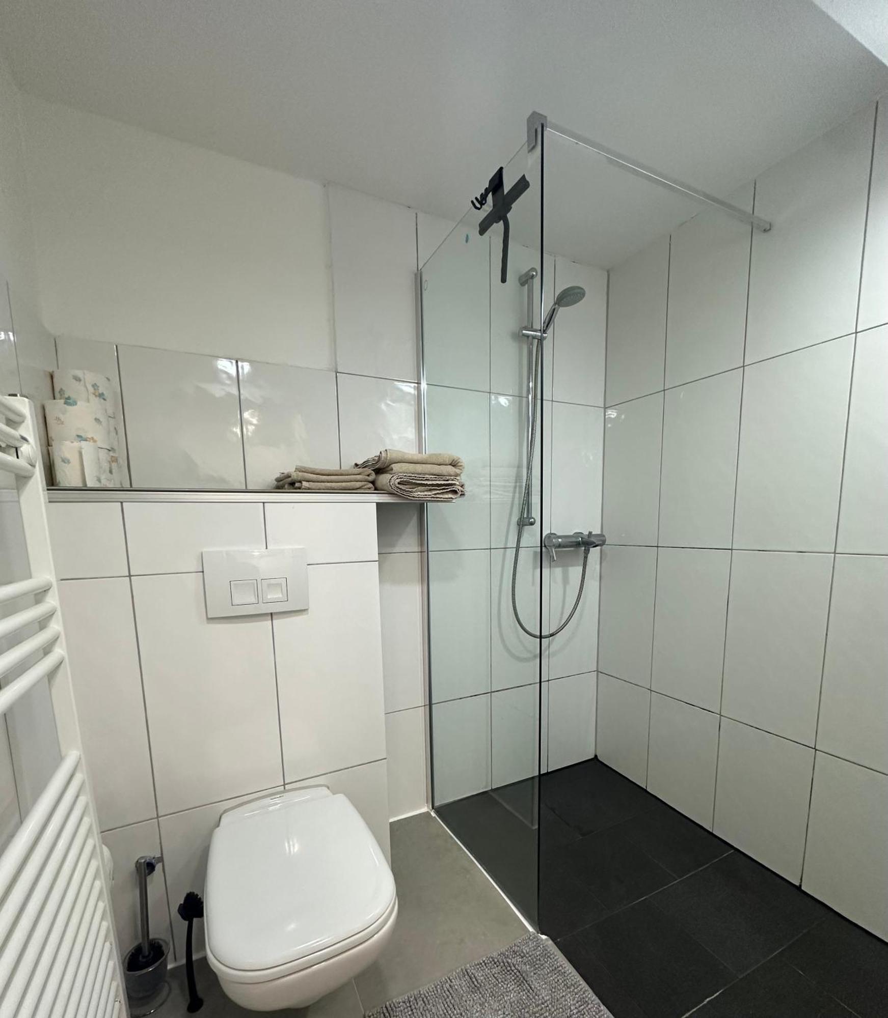 Charmante 2 Zimmer Souterrain Hannover Buitenkant foto